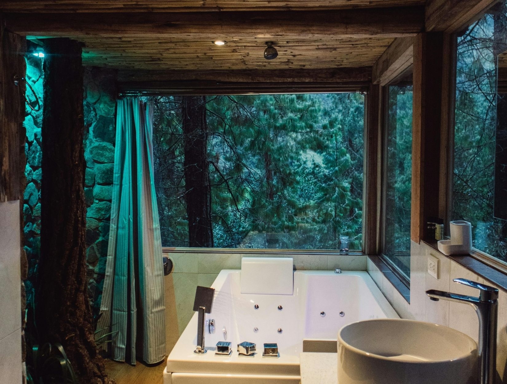 Licensed and Insured Cleaning Services Milwaukee – Which Companies Are Fully Covered? Madtown Maids Licensed and Insured Cleaning Services Milwaukee – Which Companies Are Fully Covered?